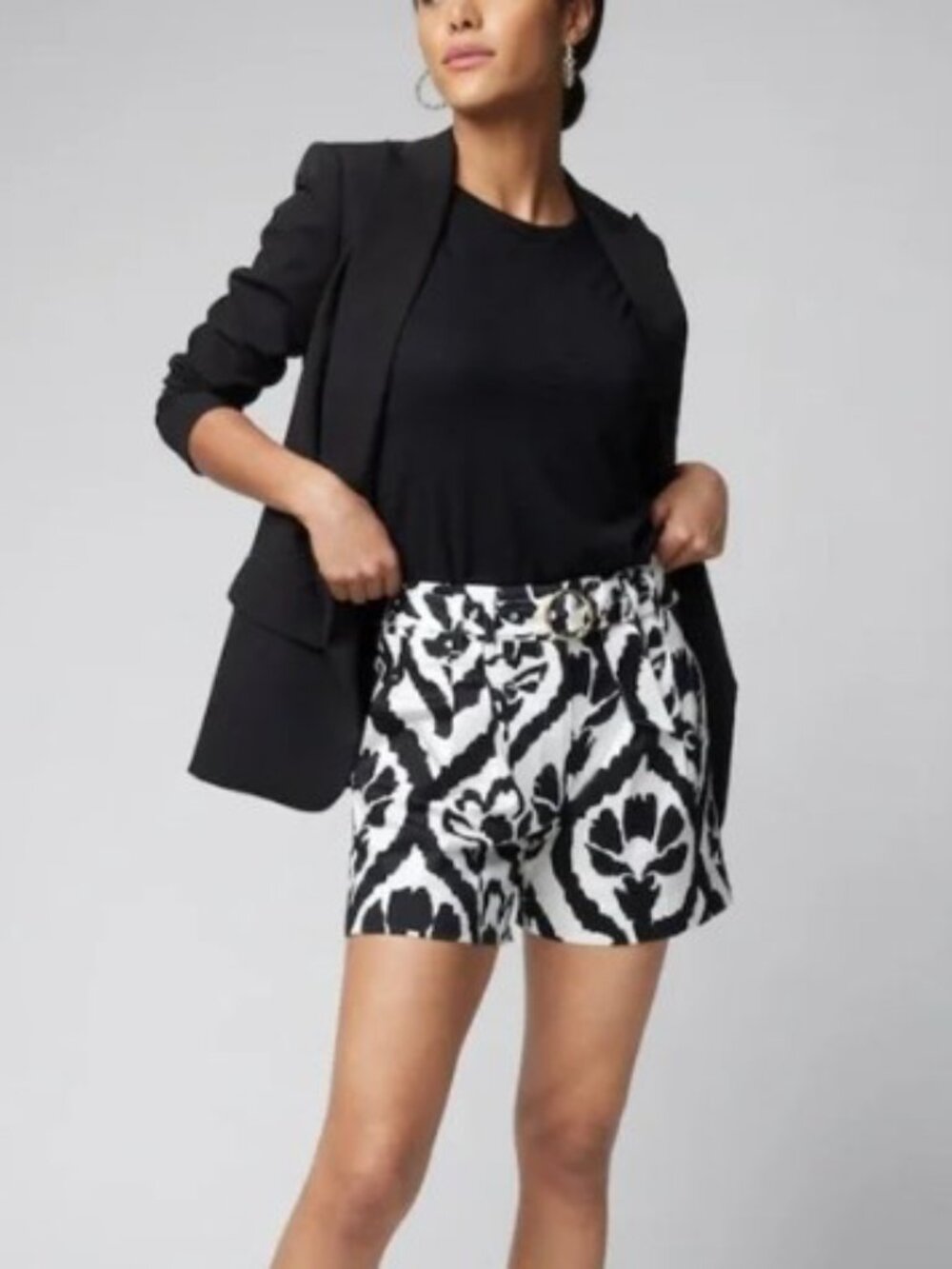 White House Black Market High Rise Belted Shorts Black White Floral Size 6